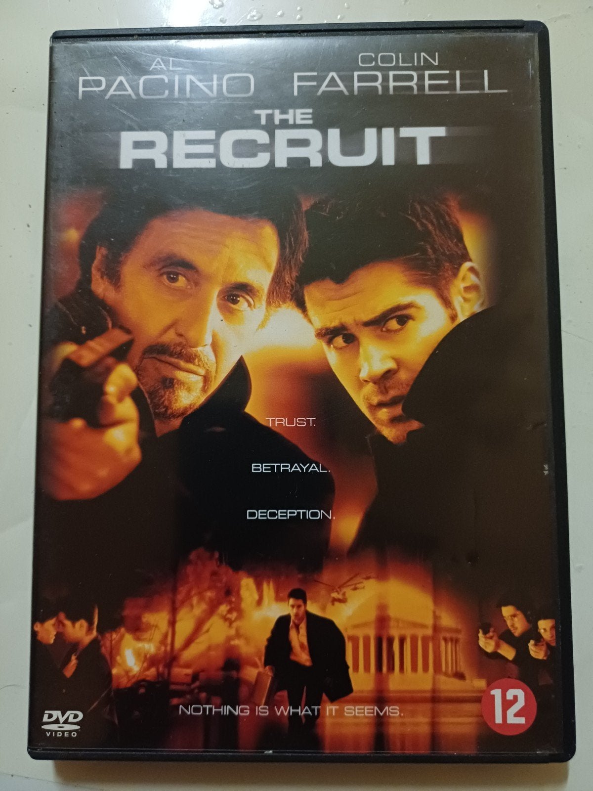 The Recruit, Vanaf 12 jaar, Ophalen of Verzenden, Zo goed als nieuw, Actiethriller