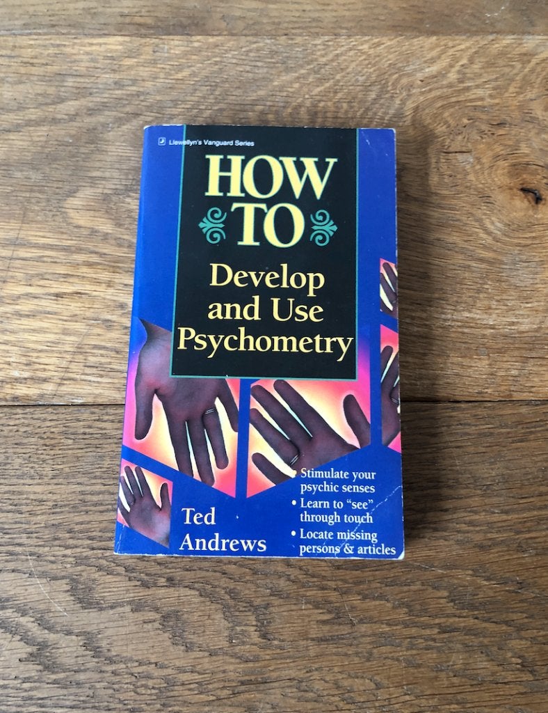 How to develop and use psychometry, Ted Andrews, Boeken, Esoterie en Spiritualiteit, Ophalen of Verzenden, Gelezen, Spiritualiteit algemeen