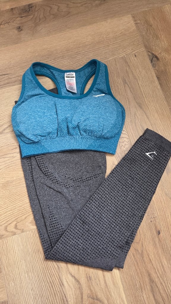 Gymshark sport bh en legging, Kleding | Dames, Sportkleding, Overige kleuren, Ophalen of Verzenden, Maat 36 (S), Gymshark
