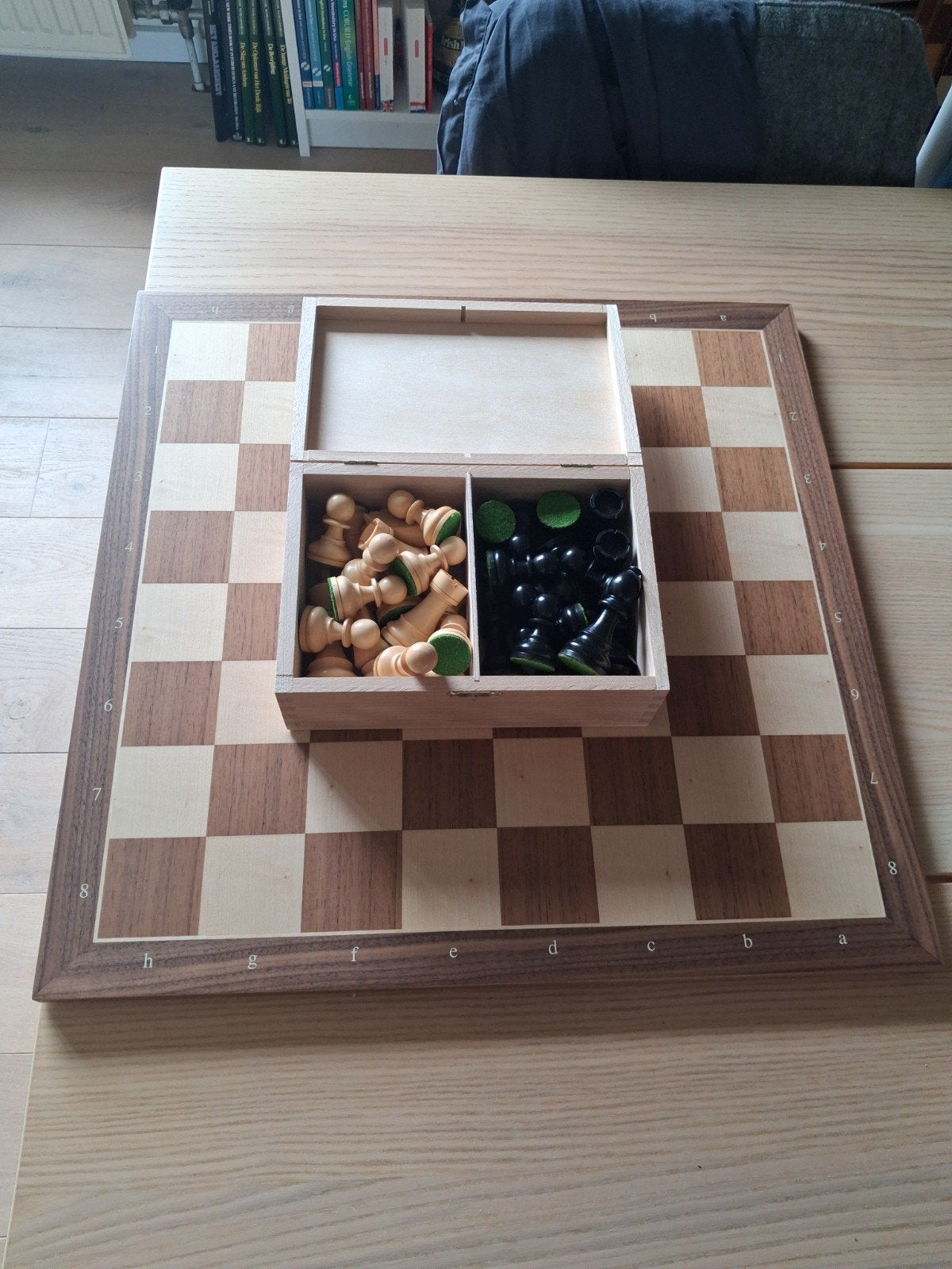 Mooi groot wedstrijdschaakbord met schaakstukken. Nieuw!, Een of twee spelers, Ophalen of Verzenden, Nieuw