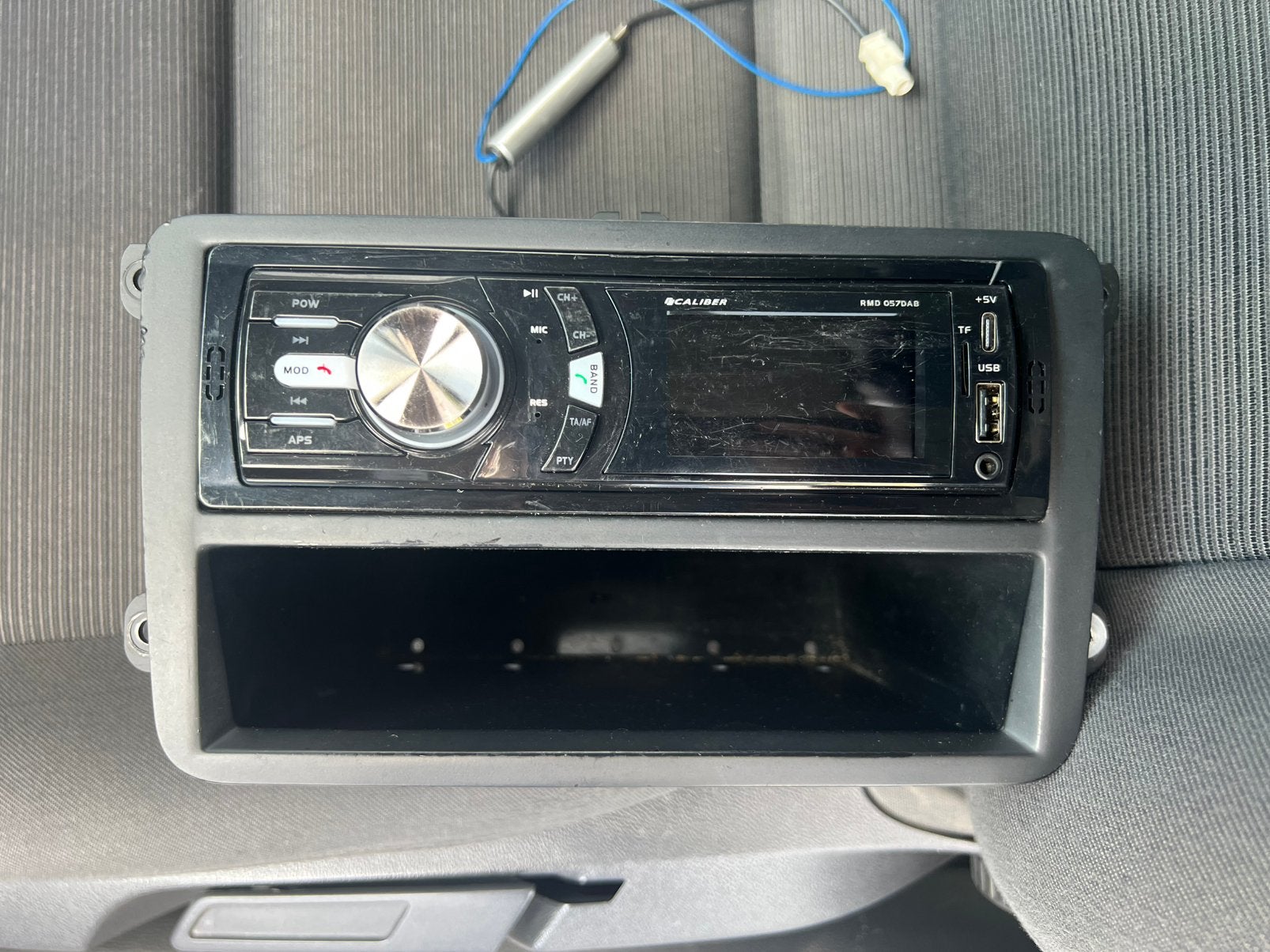 Caliber RMD057DAB + VW Golf 5/Jetta/Passat frame, Verzenden, Zo goed als nieuw