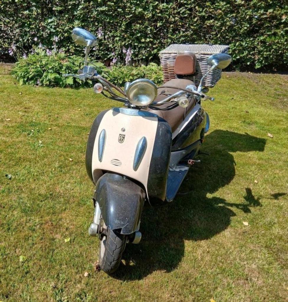 Retro Scooter - Stijlvol en Comfortabel, Ophalen, Gebruikt, Benzine, Overige merken