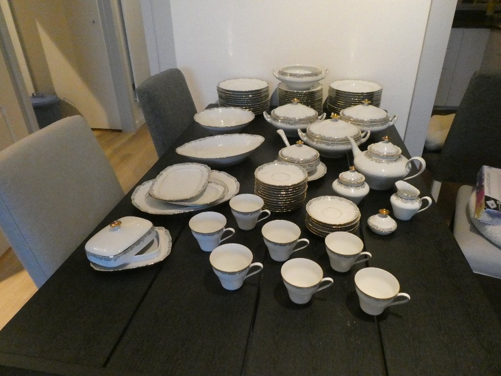 Hutschenreuther compleet porseleinen servies ca. 60-delig, Ophalen