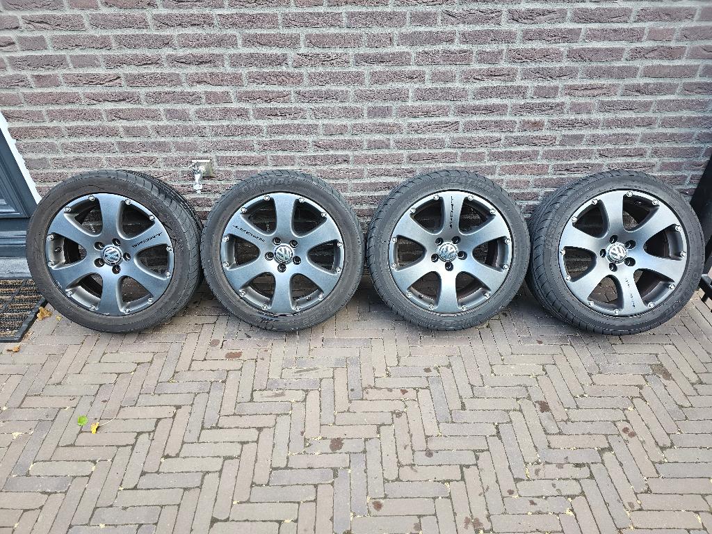 Volkswagen Cross Touran wielen, Ophalen, Gebruikt, Banden en Velgen, 17 inch