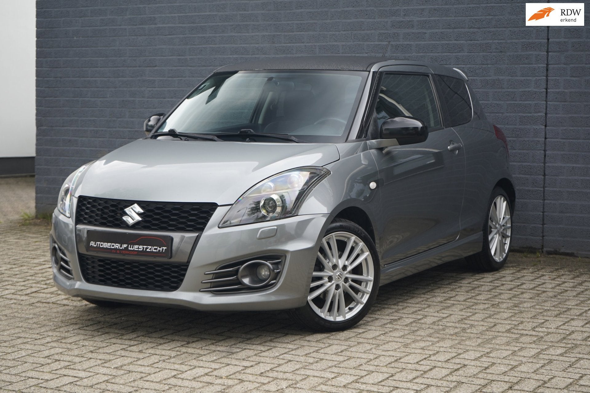 Suzuki Swift 1.6 Sport, Airco, Carplay, 17 inch, Auto's, Suzuki, Voorwielaandrijving, Stof, Gebruikt, Zwart