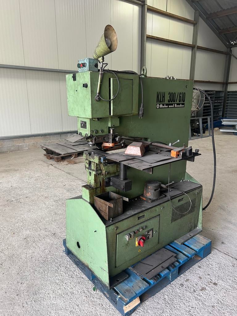 Muhr und bender ponsmachine klh 300/610, Ophalen