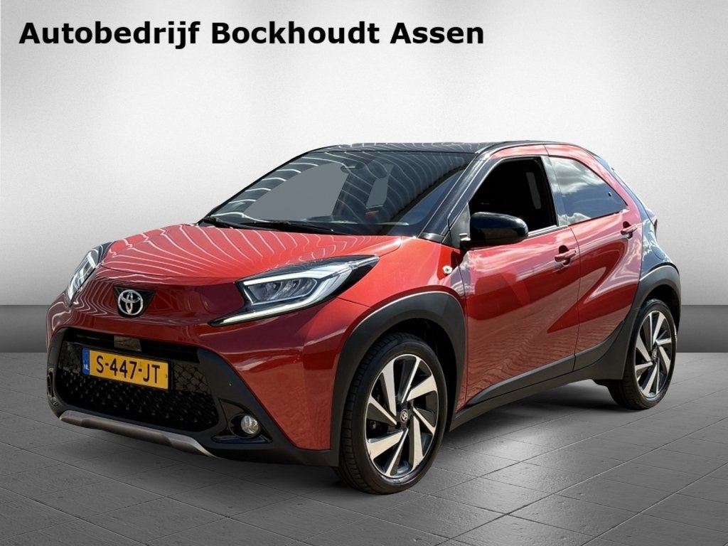 Toyota Aygo X 1.0 VVT-i MT Envy | Two-Tone | JBL Audio | Nav, Start-stop-systeem, Gebruikt, 4 stoelen, Origineel Nederlands