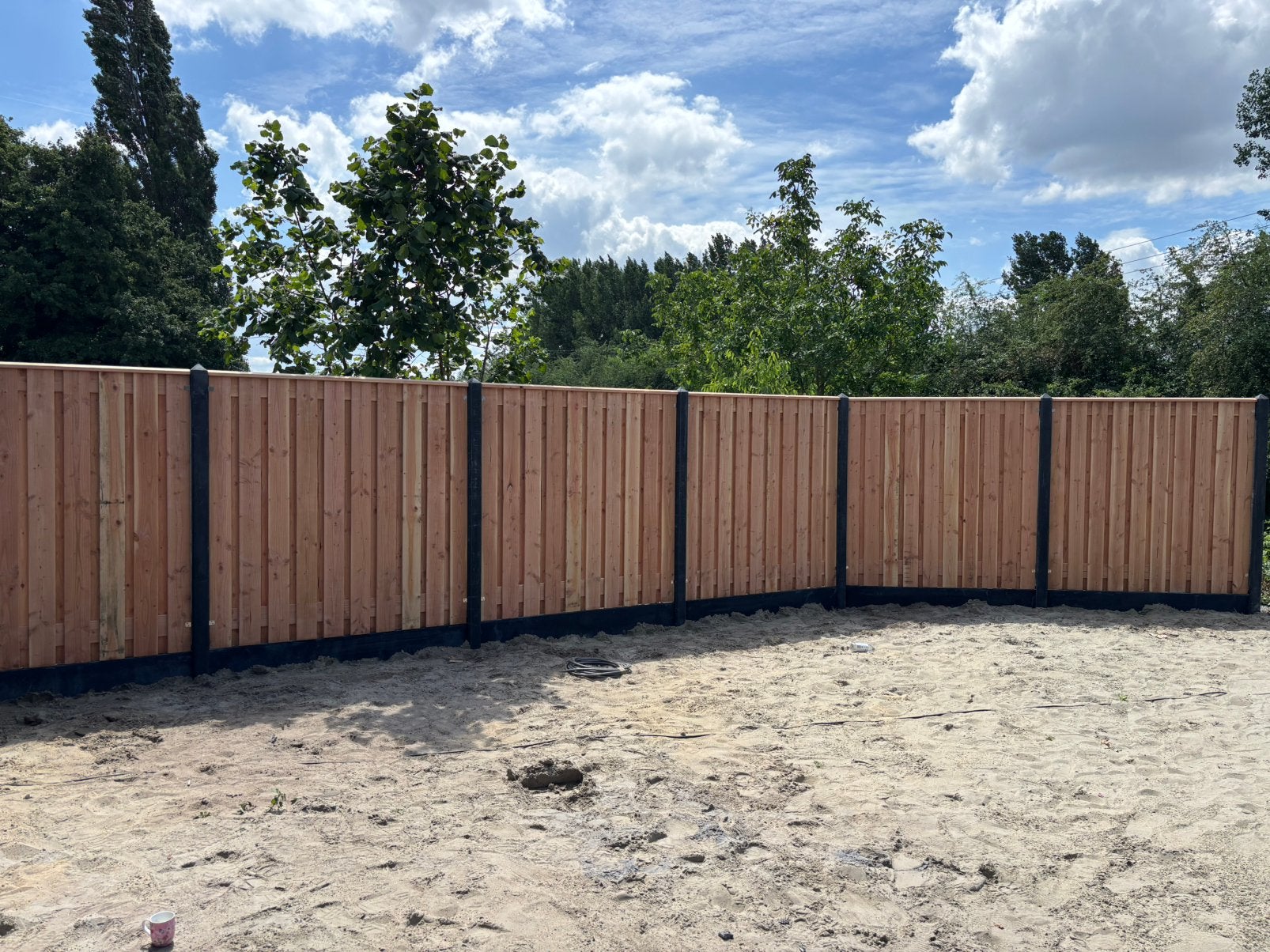 Douglas hout/beton schutting €130 per metet incl. Montage, Ophalen, 1 tot 2 meter, Minder dan 3 meter, Zo goed als nieuw