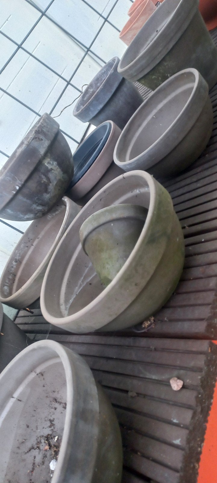 GREY ongeglazuurd terracotta buiten potten/schalen + kunstof, Ophalen, Steen, Gebruikt, Minder dan 30 cm