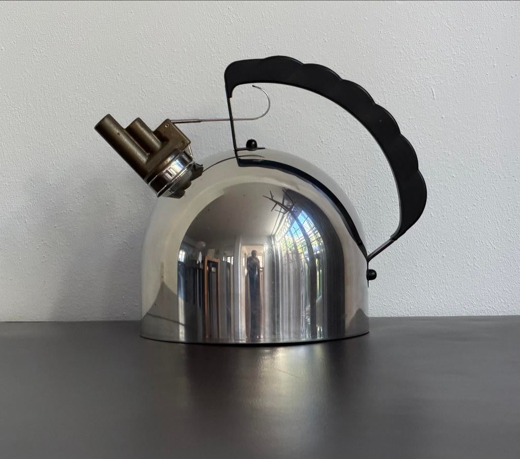Alessi 9091 RVS fluitketel Richard Sapper, 1 tot 2 liter, Ophalen of Verzenden, Zo goed als nieuw, Rvs