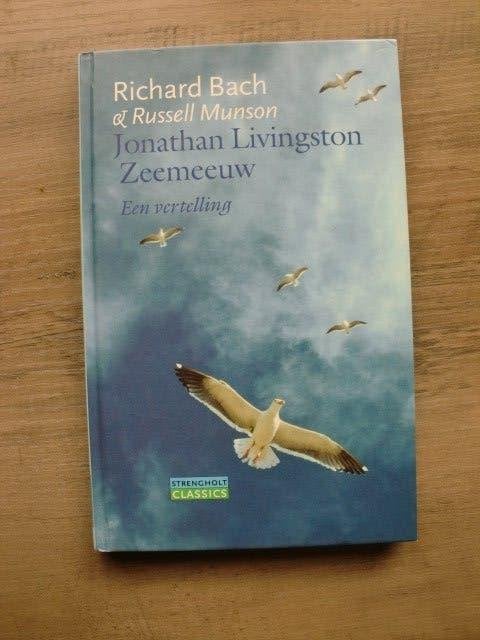 Richard Bach & Russell Munson - Jonathan Livingston Zeemeeuw, Ophalen of Verzenden, Zo goed als nieuw