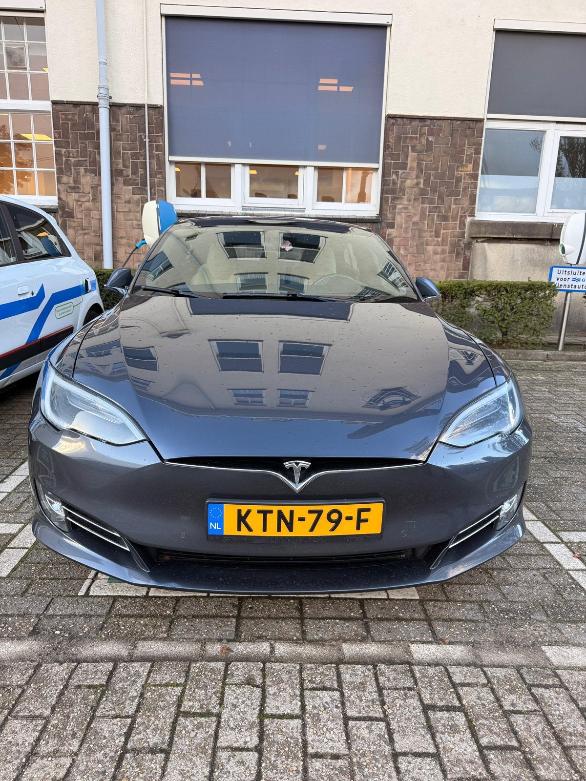 Tesla Model S 2016 Grijs zeer lage km stand 115250 km !!!!!!, Auto's, Elektrisch, Particulier, 107 pk, 315 min