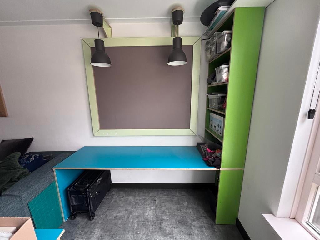 Bureau met boekenkast en losse open kast., Ophalen, Zo goed als nieuw
