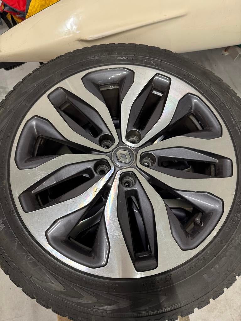 Winterbanden + velgen Renault Talisman 245/45 R18, Ophalen, 18 inch, Banden en Velgen, Winterbanden