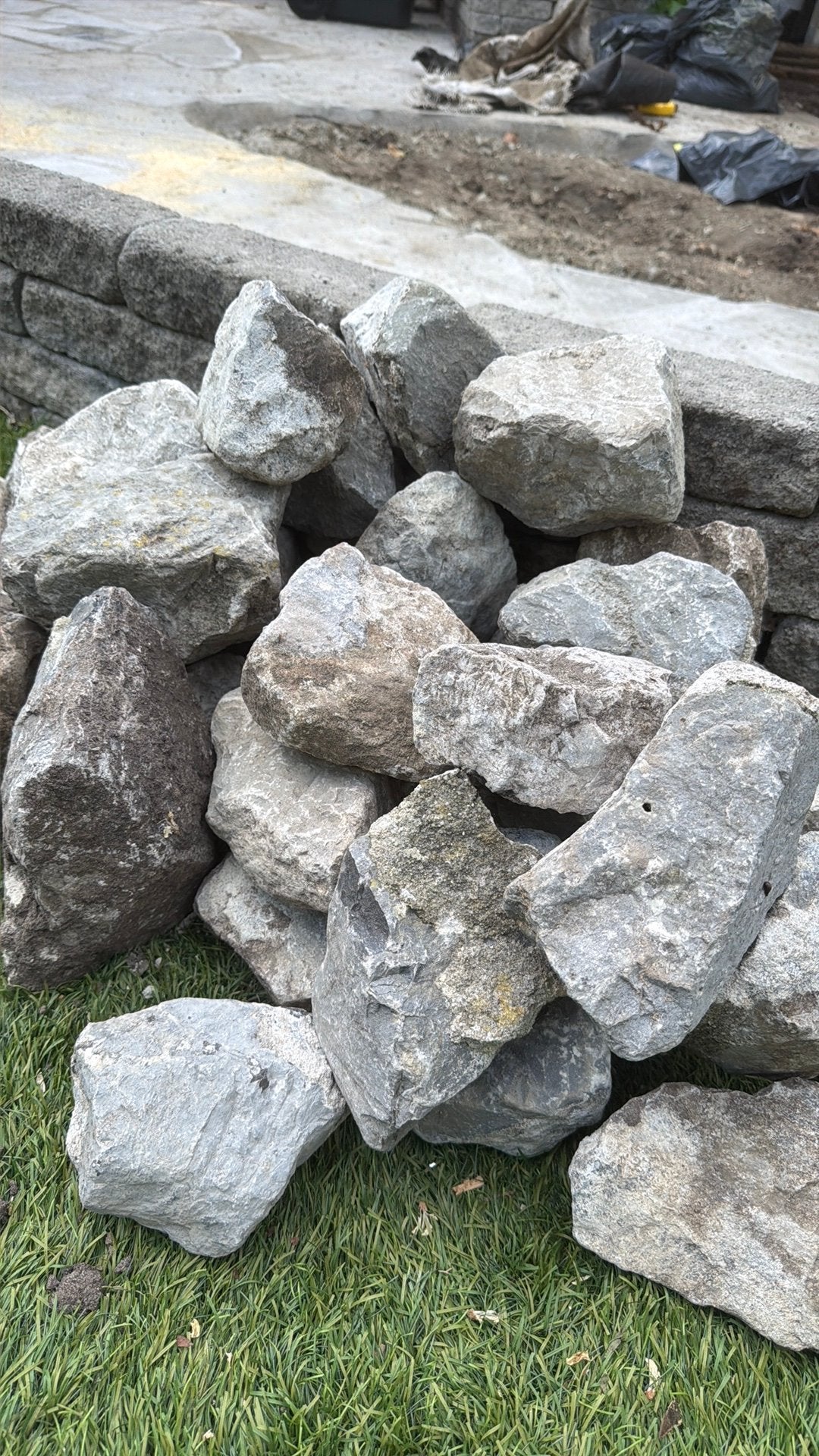 Natuursteen keien basalt gratis af te halen, Tuin en Terras, Grind, Keien en Split, Ophalen, Gebruikt