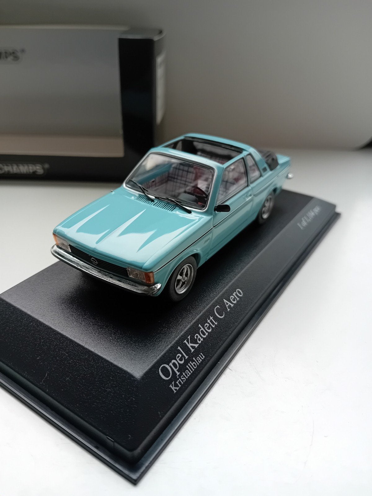 Minichamps Opel kadett C2 Aero., Hobby en Vrije tijd, Modelauto's | 1:43, Ophalen of Verzenden, Zo goed als nieuw, Auto, MiniChamps