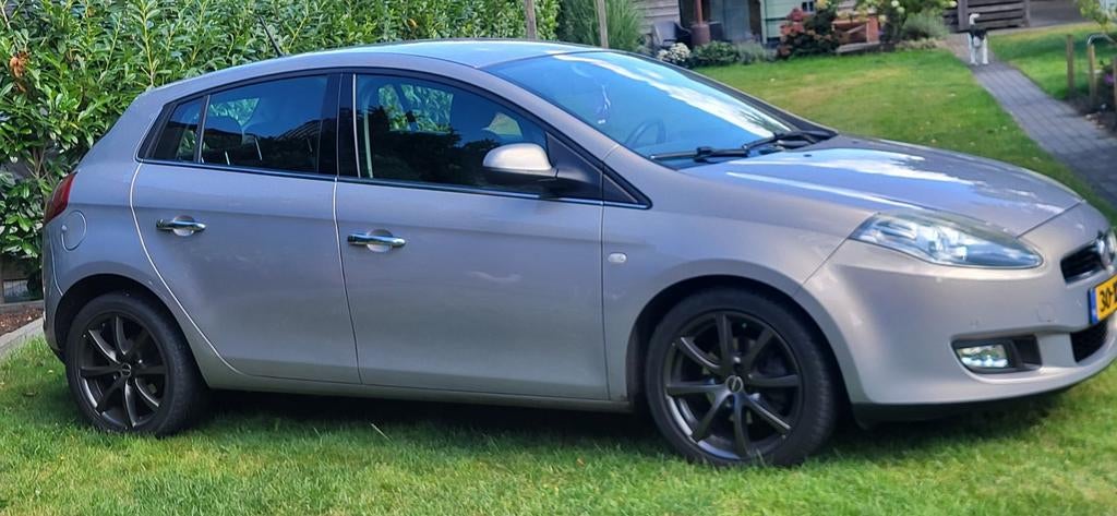 Fiat Bravo 1.4 16V M.air 140 Start/stop 2012 Beige, Auto's, Voorwielaandrijving, Stof, Zwart, 4 cilinders