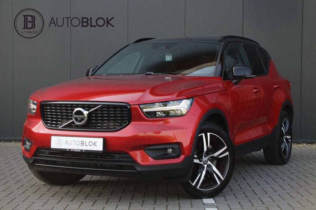 Volvo XC40 1.5 T4 Recharge R-Design Expression | Harman Kard, Auto's, Volvo, Zwart, Automatische klimaatregeling, Bedrijf, Hybride Elektrisch/Benzine