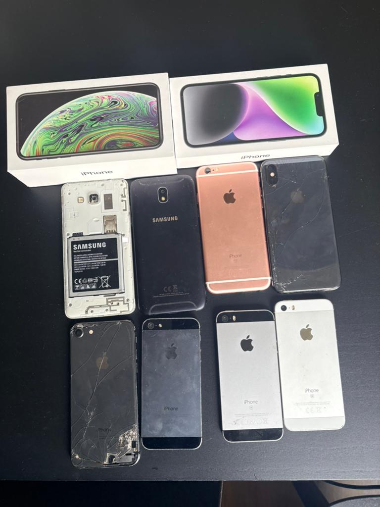 Partij defecte iPhones en Samsung telefoons, Telecommunicatie, Mobiele telefoons | Apple iPhone, Gebruikt, Overige modellen, Zwart