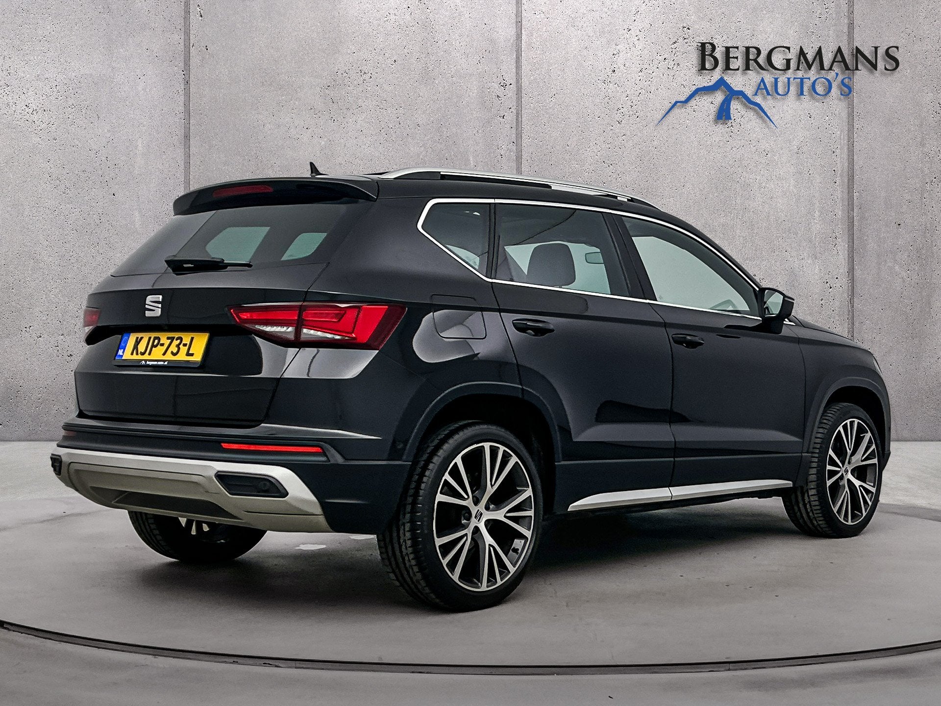 SEAT Ateca 1.5 TSI Xperience Business Intense // SCHUIFKANTE, Auto's, 15 km/l, 4 cilinders, Ateca, Zwart