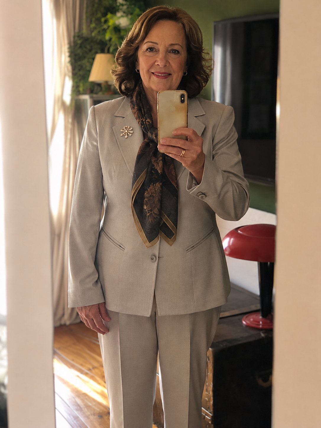 Elegant Escada Kostuum - Grijs -zijde/wol, Kleding | Dames, Jasjes, Kostuums en Pakken, Kostuum of Pak, Maat 42/44 (L), Ophalen of Verzenden