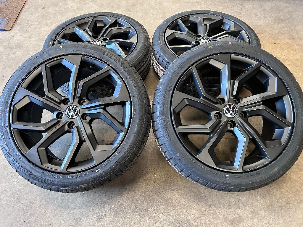 18 inch MG velgen + zomerbanden Audi A3 | VW Golf - Caddy, 18 inch, MG, Banden en Velgen, Nieuw