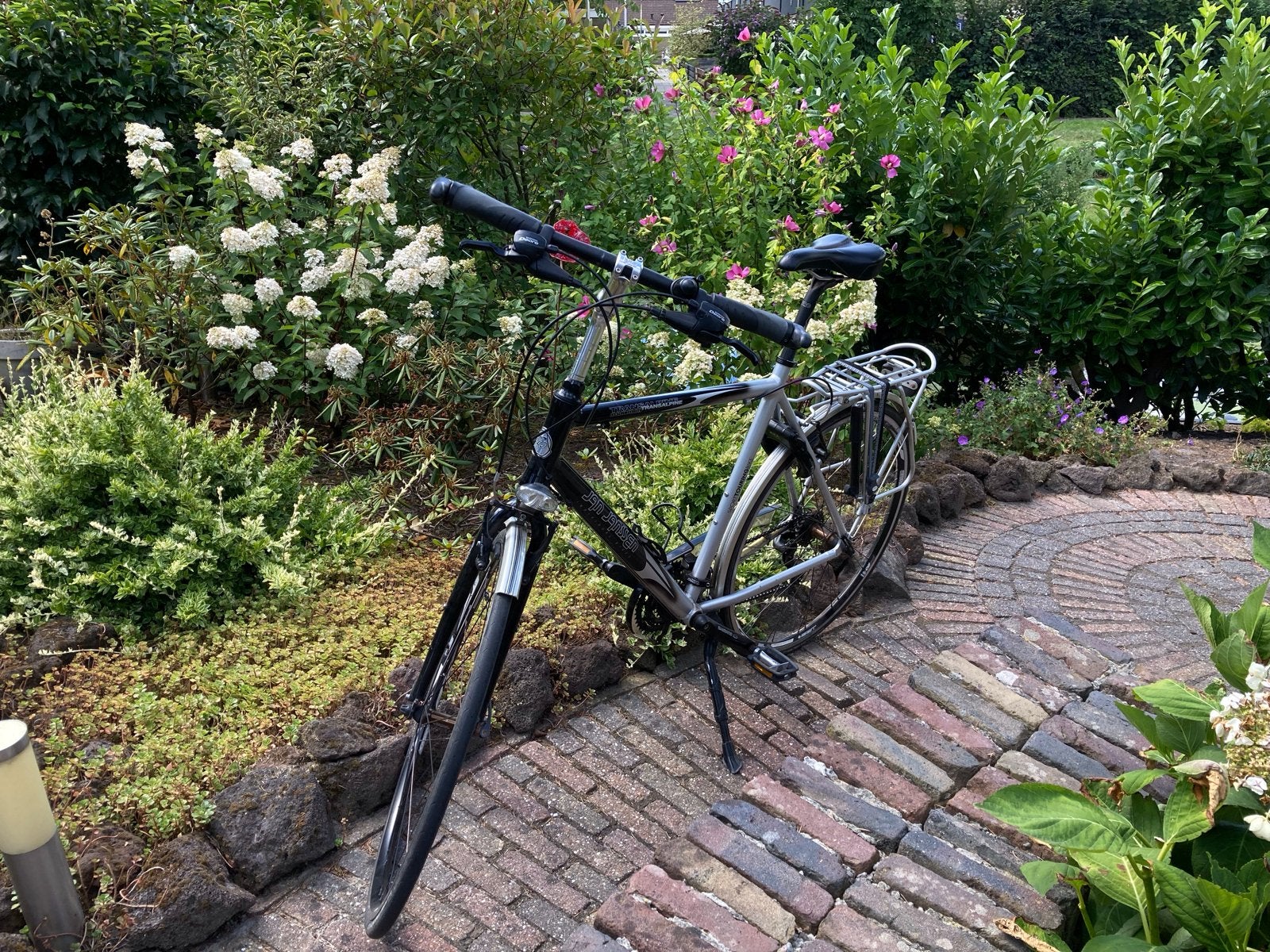 Jan Jansen Transalpine comfort touring. Kleur zwart/zilver, 28 inch, Gebruikt, Vering, Velgrem