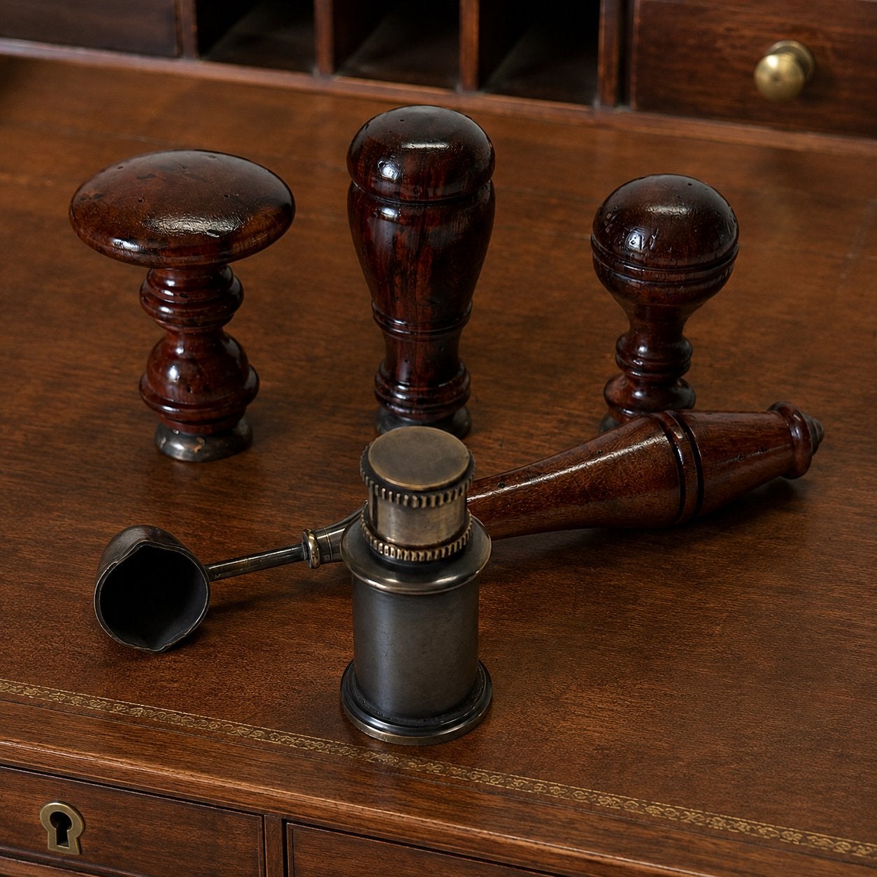 Laquer Seal Set (lakzegel set inclusief brander), Hobby en Vrije tijd, Stempelen, Ophalen of Verzenden, Gebruikt, Houten stempel