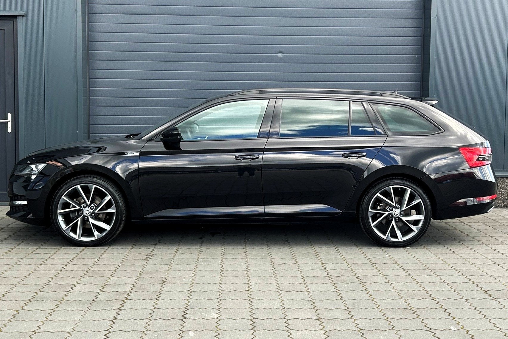 Skoda Superb Combi 1.4 TSI iV Sportline Business PANO 19" ST, Auto's, Skoda, Gebruikt, 4 cilinders, Met garantie (alle), Zwart