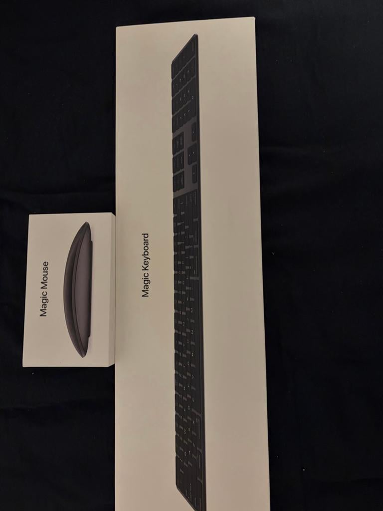 Apple Magic Keyboard en Magic Mouse - Zo goed als nieuw, Computers en Software, Toetsenborden, Zo goed als nieuw, Numeriek, Draadloos