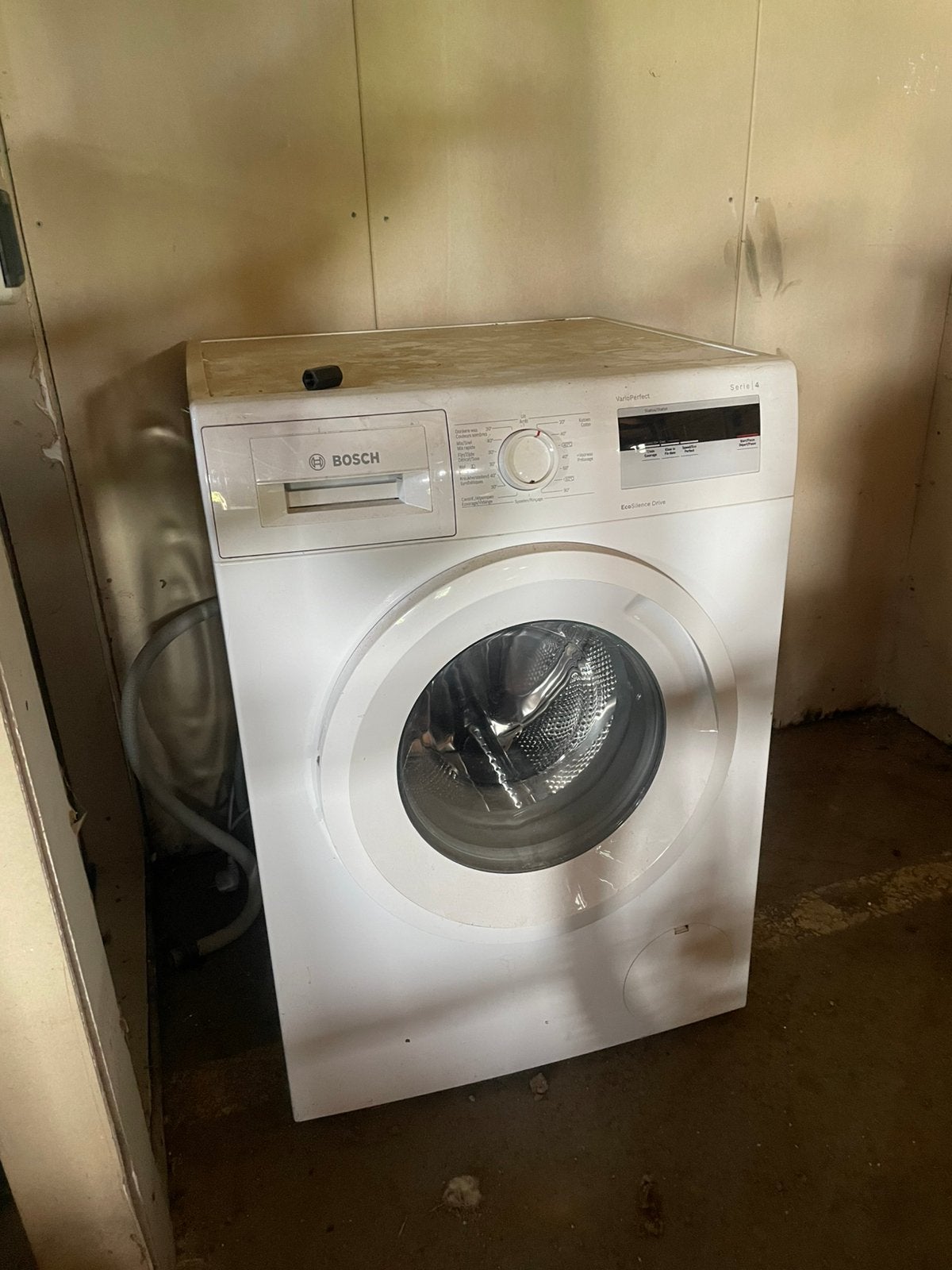 Bosch Wasmachine Serie 4 VarioPerfect EcoSilence Drive, Witgoed en Apparatuur, Wasmachines, Ophalen, Gebruikt, 85 tot 90 cm, 1200 tot 1600 toeren