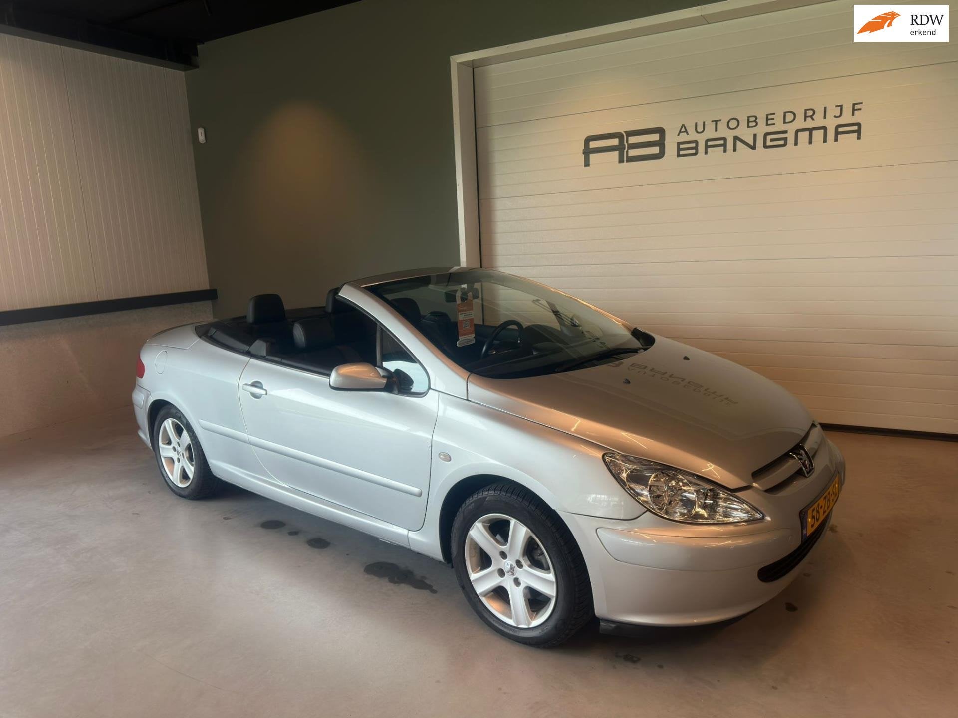 Peugeot 307 CC 1.6-16v/CLIMA AIRCO/LM-VELGEN/LEDEREN BEKLEDI, Auto's, Peugeot, 730 kg, Gebruikt, Zwart, 4 cilinders