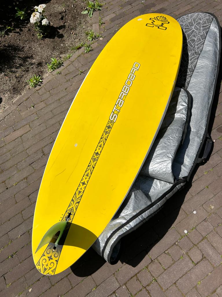 Starboard Windsurfplank met vin en draagtas, Gebruikt, Minder dan 250 cm, Starboard, Plank