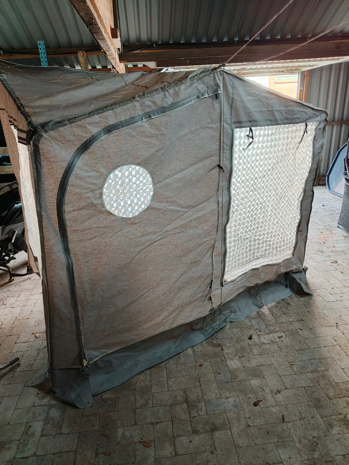 Isabella Annex 250 Grey Voortent Uitbouw Stalen Frame, Ophalen, Gebruikt