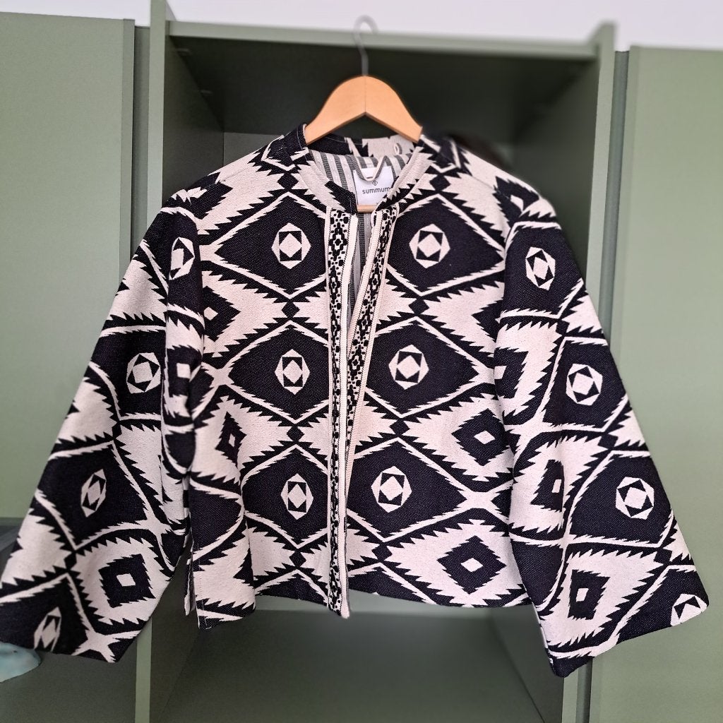 Prachtig jasje van Summum maat XL, Kleding | Dames, Jasjes, Kostuums en Pakken, Summum, Zwart, Maat 42/44 (L), Ophalen of Verzenden
