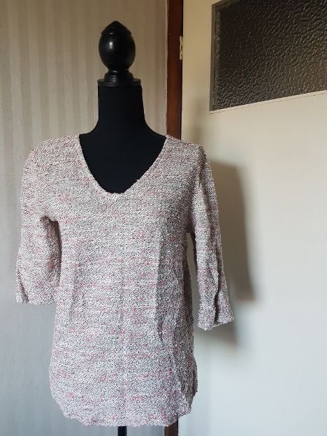 Nieuw! H&M boucle trui met wit roze en 3/4de mouw. XS 34 36, H&M, Verzenden, Nieuw, Roze