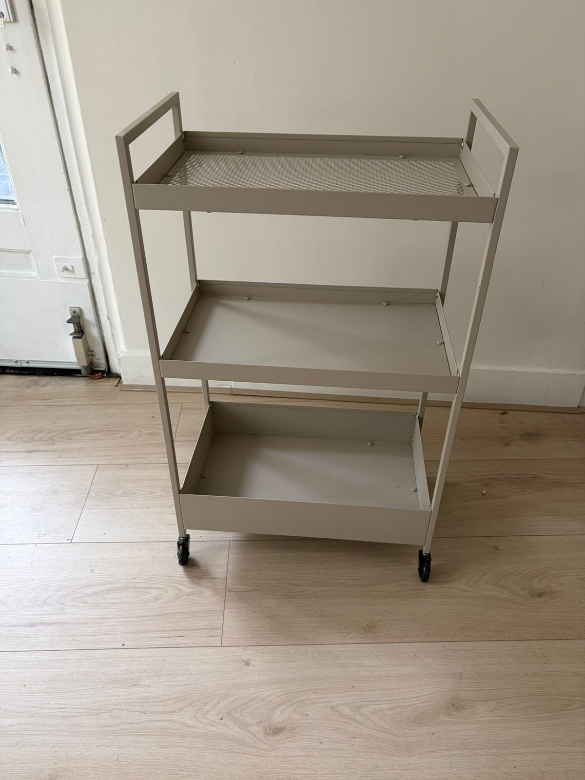 Roltafeltje beige met zwenkwielen, Ophalen, Zo goed als nieuw, Rechthoekig, 60 cm of meer