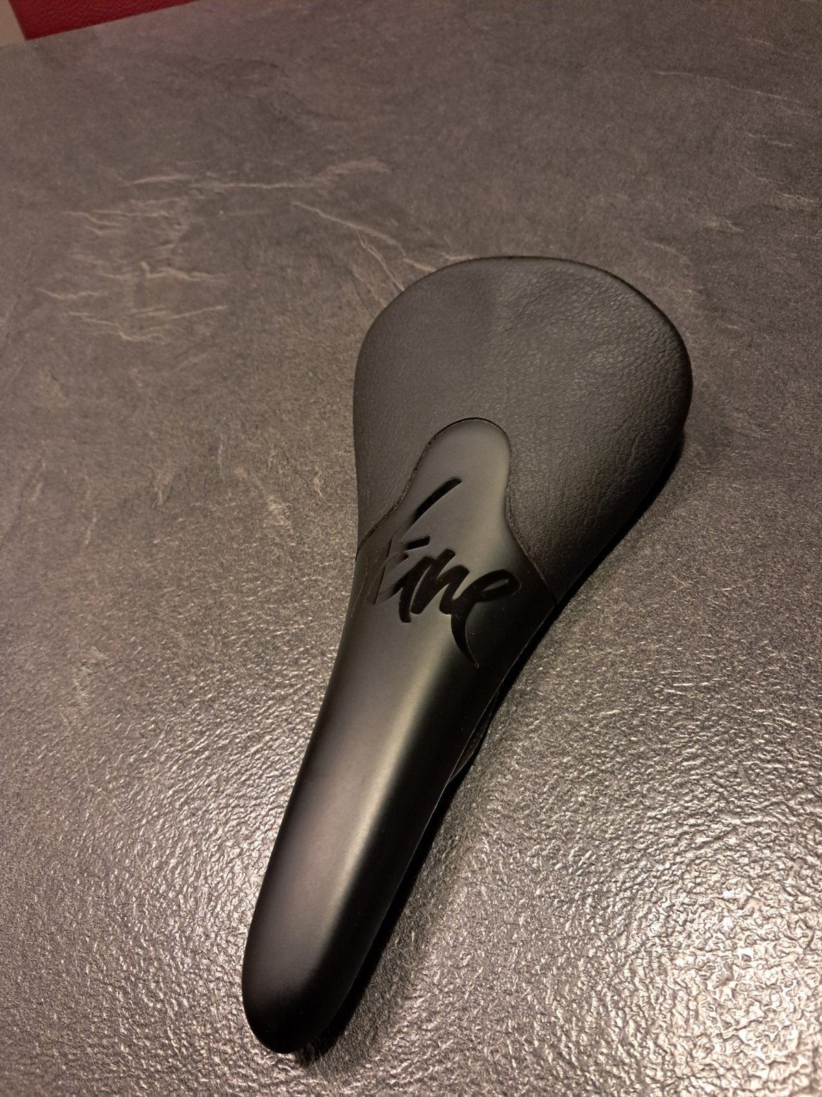 Tune Komm-Vor Carbon Fietszadel – 95 gram - nieuw, -, -, Nieuw, Gravelbike