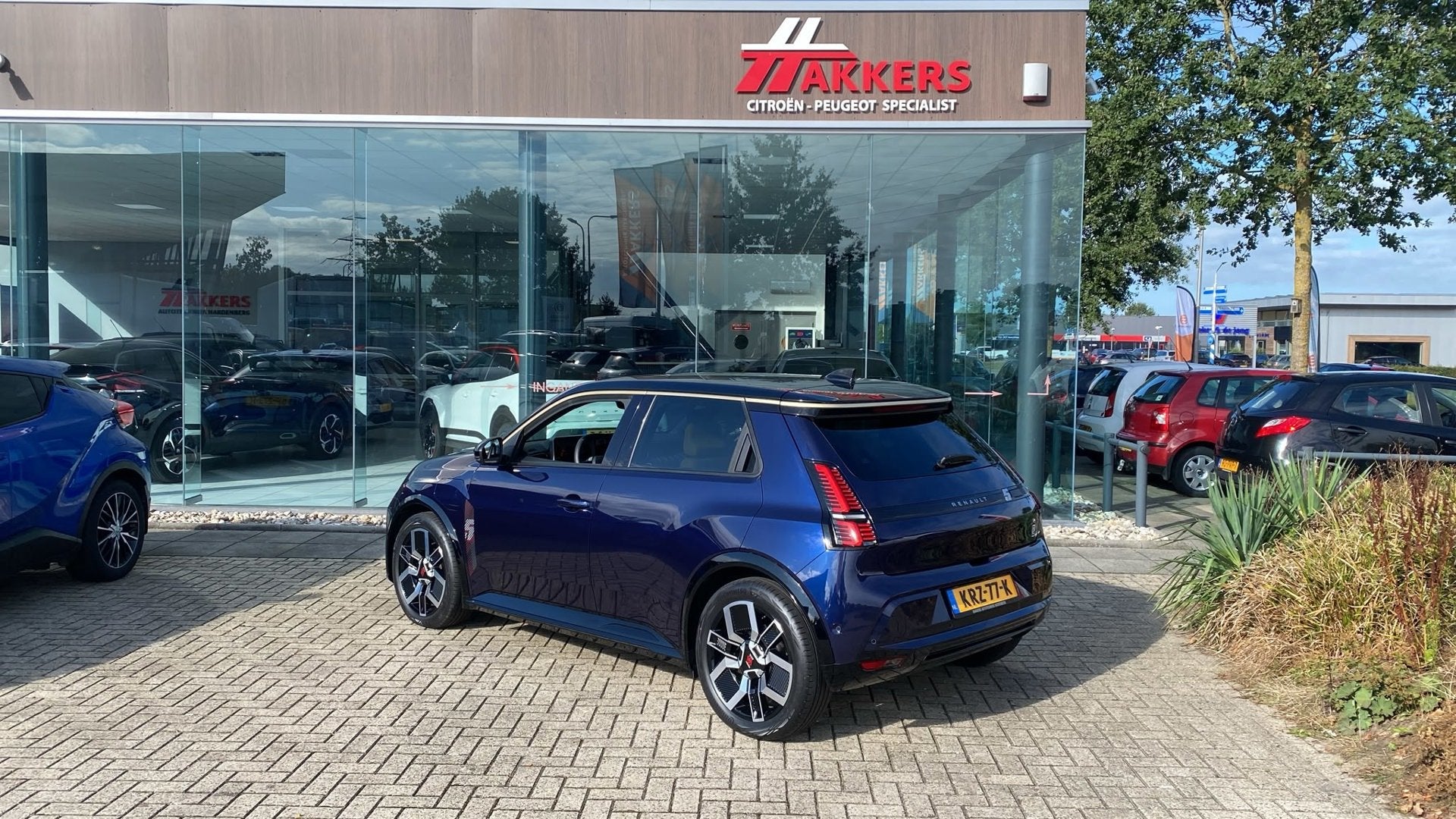 Renault 5 Comfort range iconic cinq 52 kWh, Auto's, Stof, Gebruikt, 150 pk, Blauw