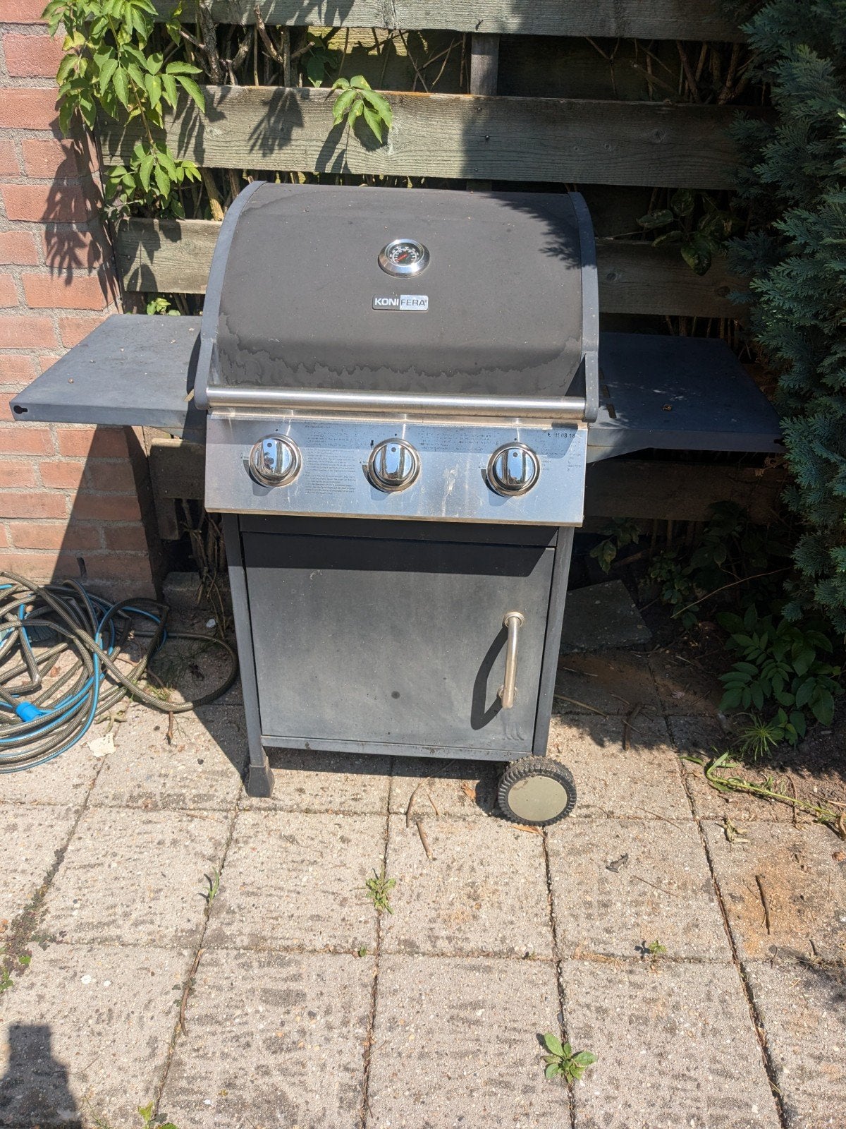 Konifera gasbarbecue met volle gasfles, Tuin en Terras, Ophalen