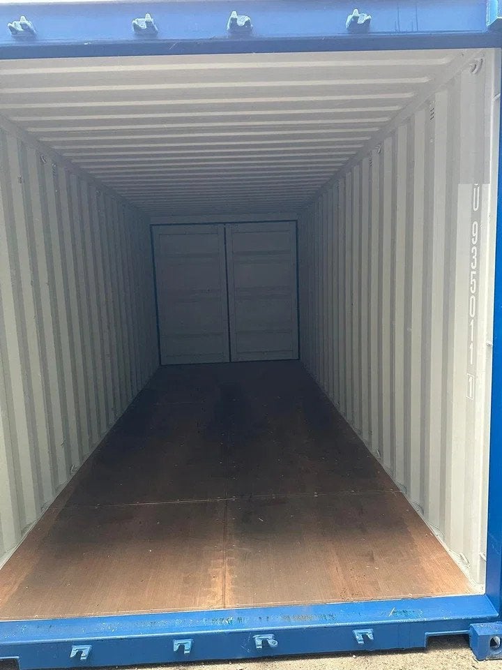 VERNOOY 20FT 8.6 RAL5010 DOUBLE DOOR (bj 2026), Dave Vernooij, Dave@vernooy.nl, Kellensedwarsweg 9
4004 JC  Tiel, NL