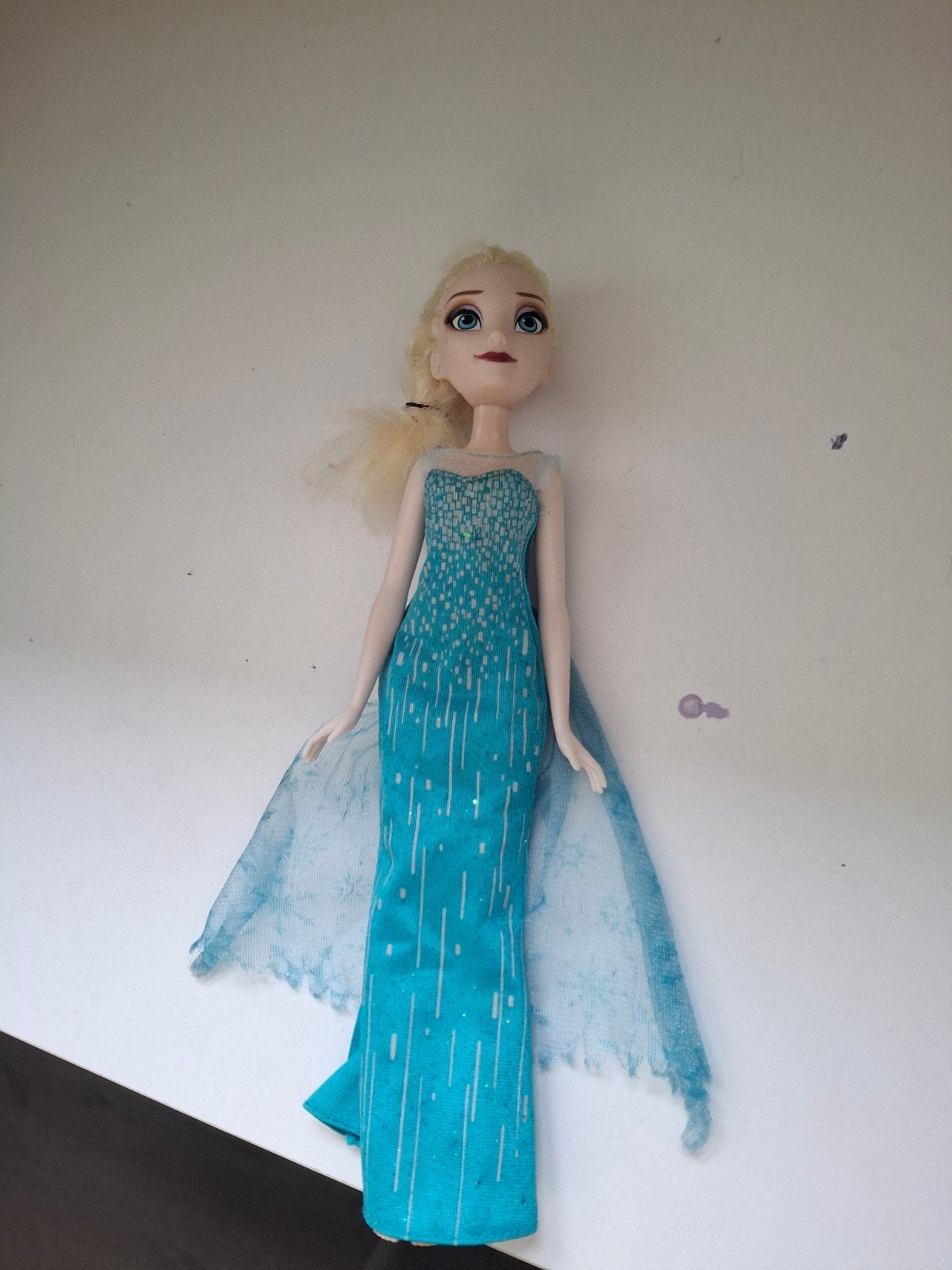 Elsa Barbie Frozen - Zo goed als nieuw, Ophalen of Verzenden, Zo goed als nieuw, Barbie