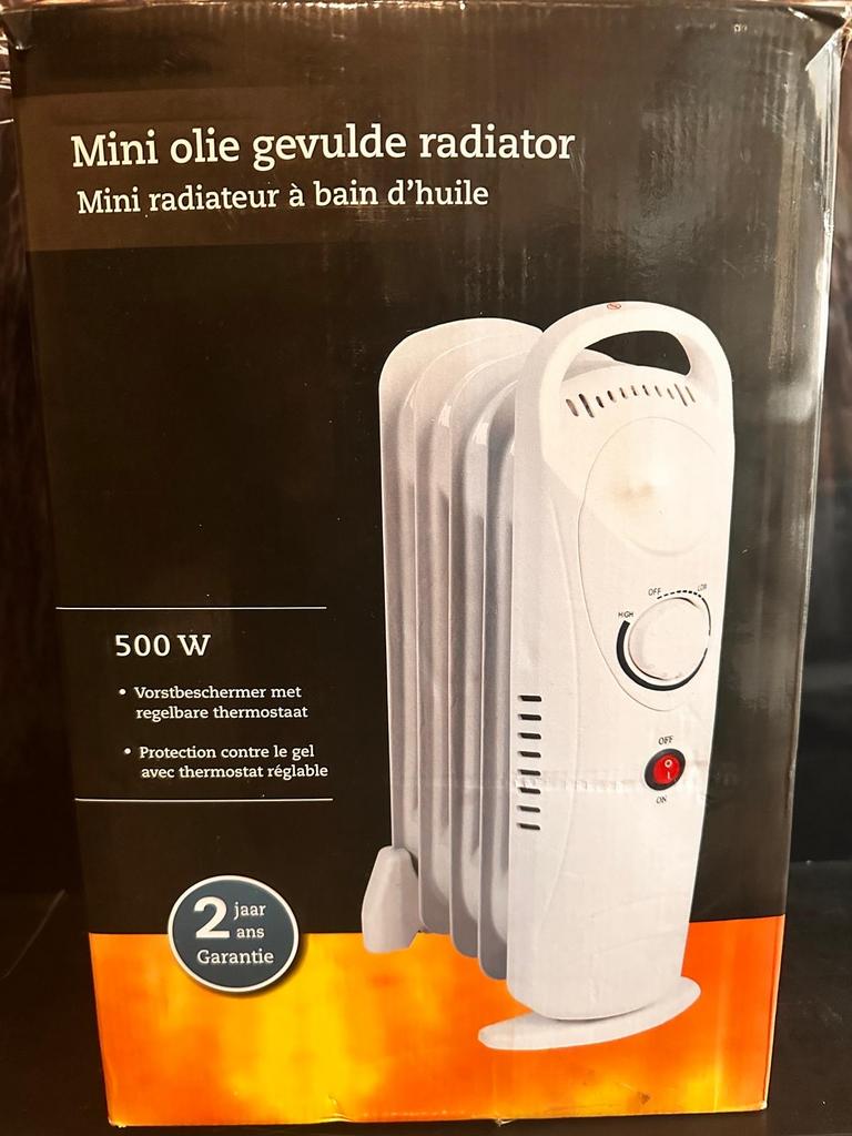 Mini olieradiator 500W met thermostaat en vorstbeschermer, 500 tot 800 watt, Minder dan 30 cm, Radiator, Nieuw