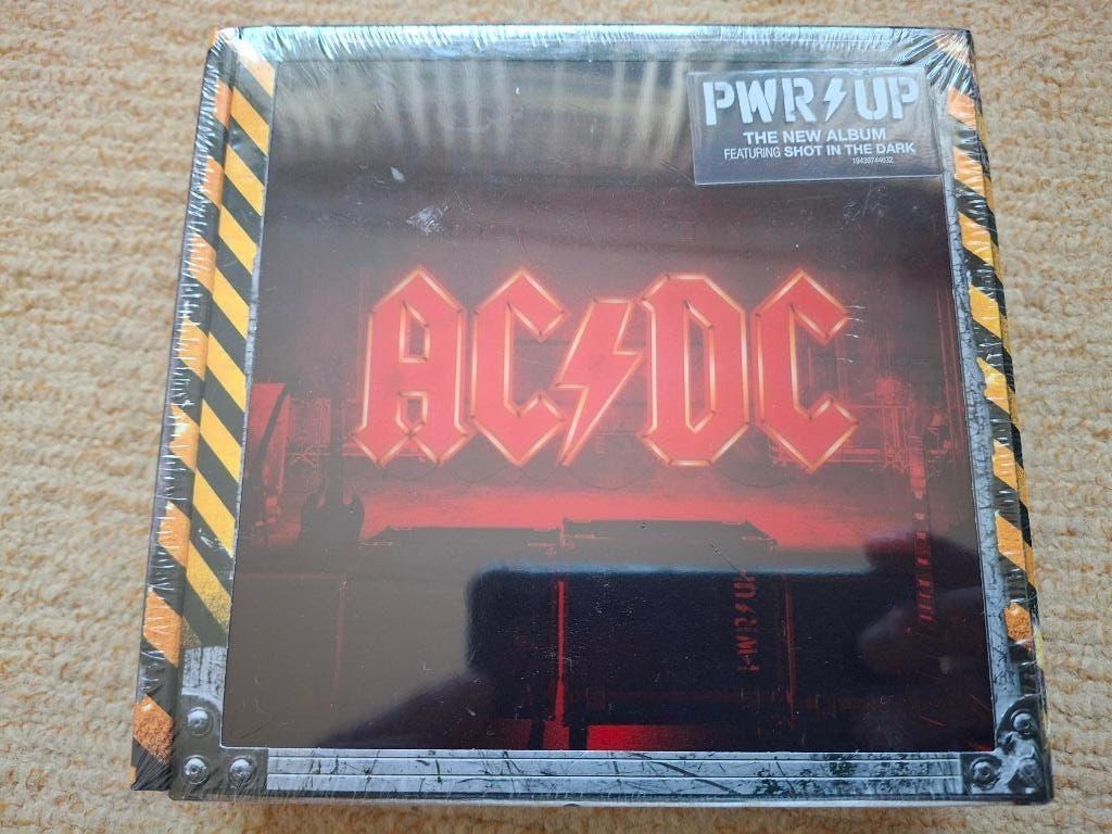 ACDC CD Box PWR UP Deluxe Box Built in Speaker, Cd's en Dvd's, Ophalen of Verzenden, Nieuw in verpakking