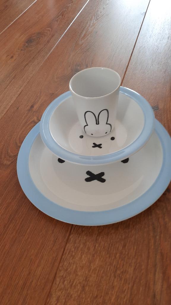 Servies Nijntje bordje kommetje bekertje NIEUW, Ophalen, Nieuw