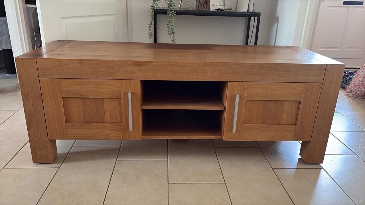 Massief houten tv-meubel met opbergruimte, Huis en Inrichting, Kasten | Televisiemeubels, Ophalen, Gebruikt, 150 tot 200 cm, Minder dan 100 cm