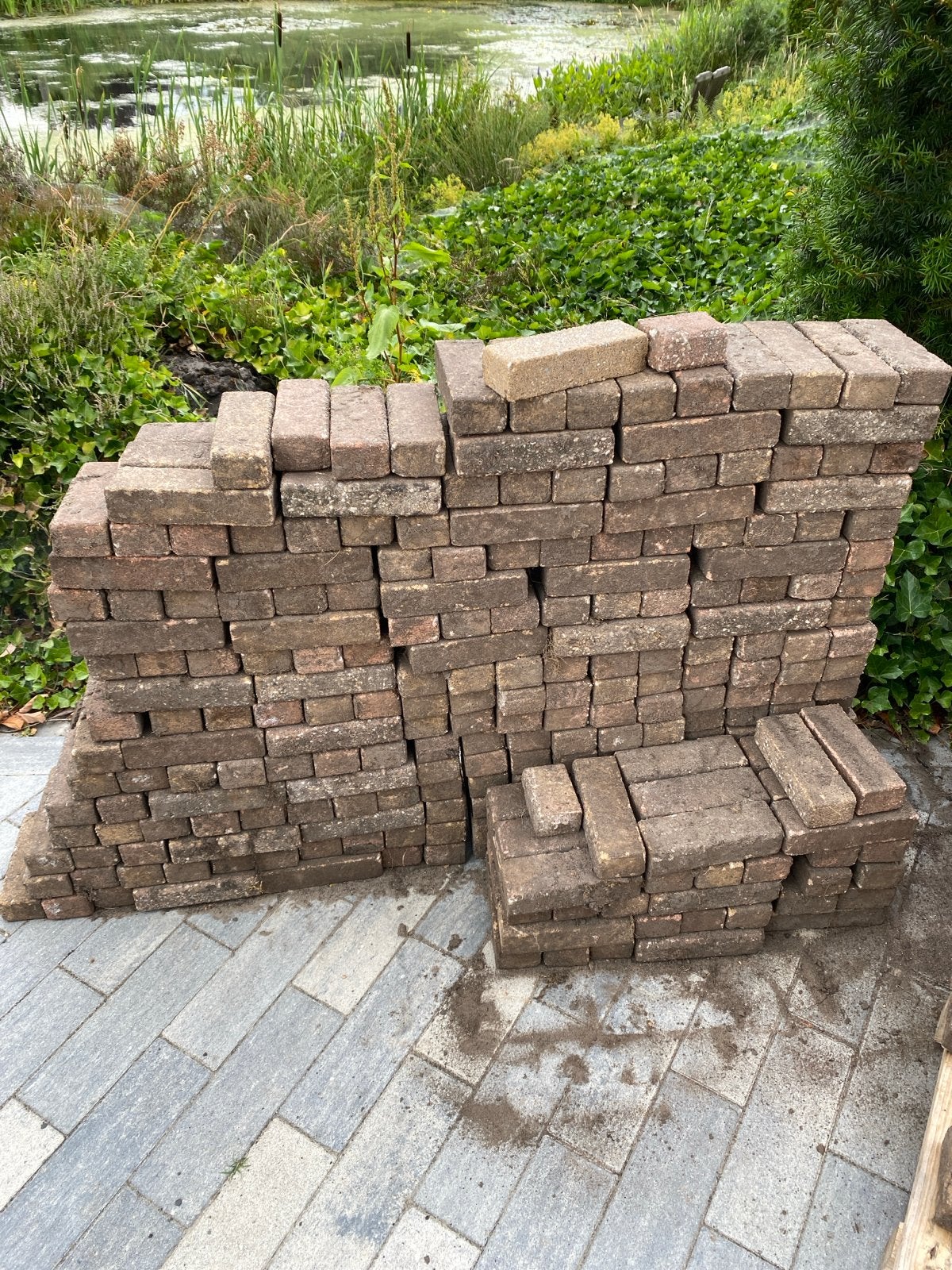 Gratis af te halen: Partij gebruikte waaltjes 5x20cm, Tuin en Terras, Tegels en Klinkers, Ophalen, Gebruikt, Klinkers, 10 m² of meer