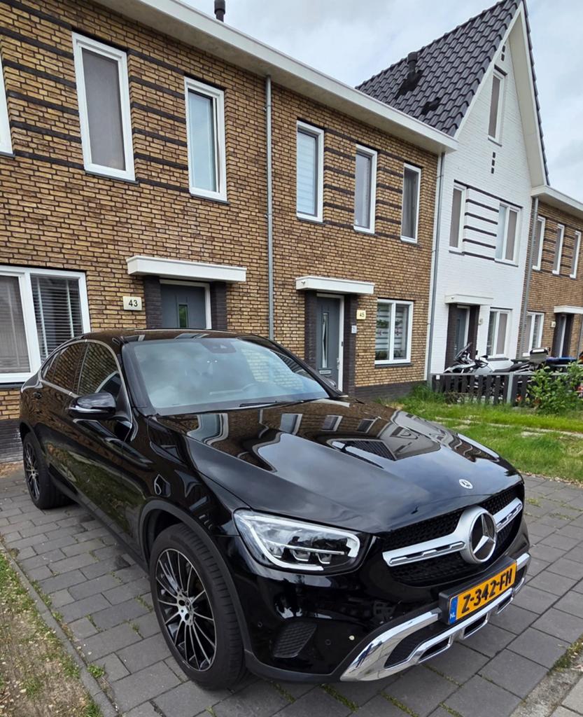 Mercedes-Benz GLC Coupé 300e 320pk 4MATIC 9G-TRONIC 2021, Automaat, 1940 kg, Zwart, 4 cilinders