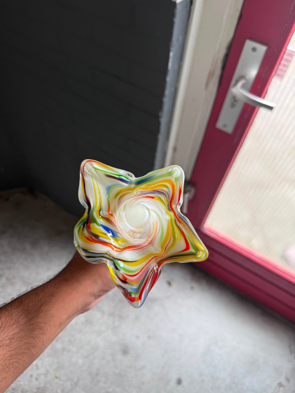 Decoratieve handgeblazen glazen vaas – Kleurrijk design, Huis en Inrichting, Ophalen of Verzenden, Glas