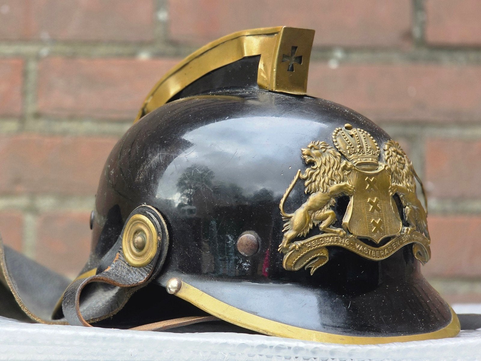 brandweerhelm brandweer Nederland Amsterdam tussenmodel, Verzamelen, Ophalen of Verzenden, Landmacht, Nederland, Embleem of Badge